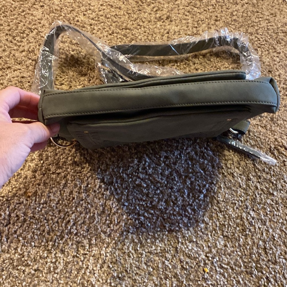 Green Women's Crossbody Bag with Woven Detail - Picture 4 of 8